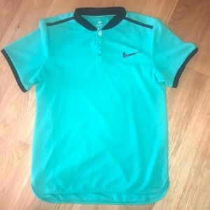 Nike Dri-Fit Men’s Tennis shirt with Black Trim.